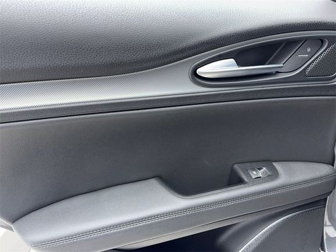Used 2022 Alfa Romeo Stelvio Veloce image 44
