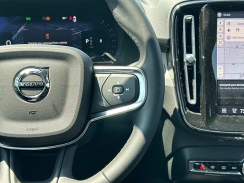 Used 2026 Volvo XC40 B5 Ultra w/ Climate Package AWD/4WD image 9