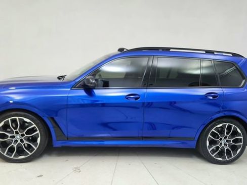 Used 2025 BMW X7 M60i image 10