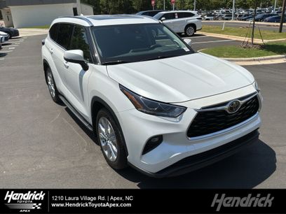 Used 2022 Toyota Highlander Limited