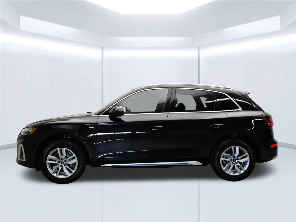 Certified 2023 Audi Q5 2.0T Premium w/ Convenience Package AWD/4WD image 2