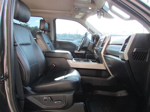 Used 2019 Ford F250 Lariat w/ Lariat Ultimate Package image 13