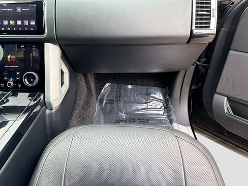 Used 2019 Land Rover Range Rover Long Wheelbase Supercharged image 18