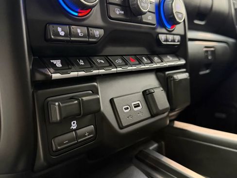 Used 2023 Chevrolet Silverado 2500 High Country w/ Z71 Off-Road Package image 30