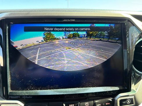 Used 2020 Jeep Wrangler Unlimited Sahara w/ Uconnect 4C Nav & Sound Group AWD/4WD image 28