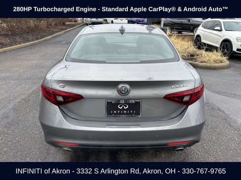 Used 2018 Alfa Romeo Giulia AWD image 11