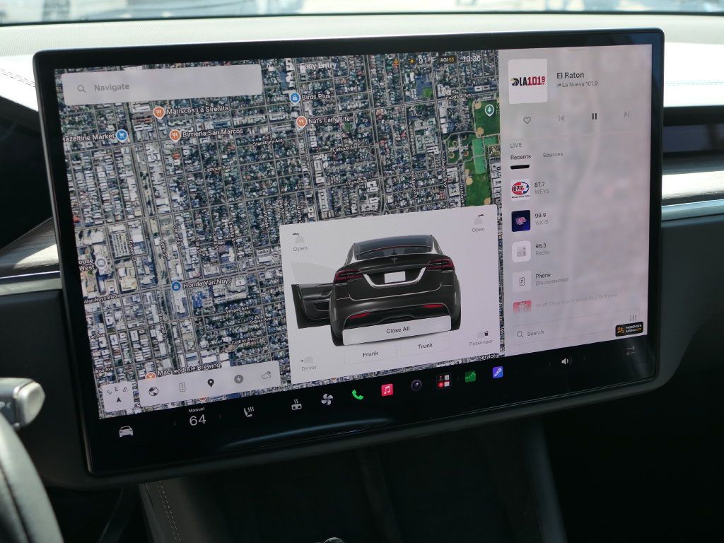 Used 2023 Tesla Model X AWD/4WD image 18