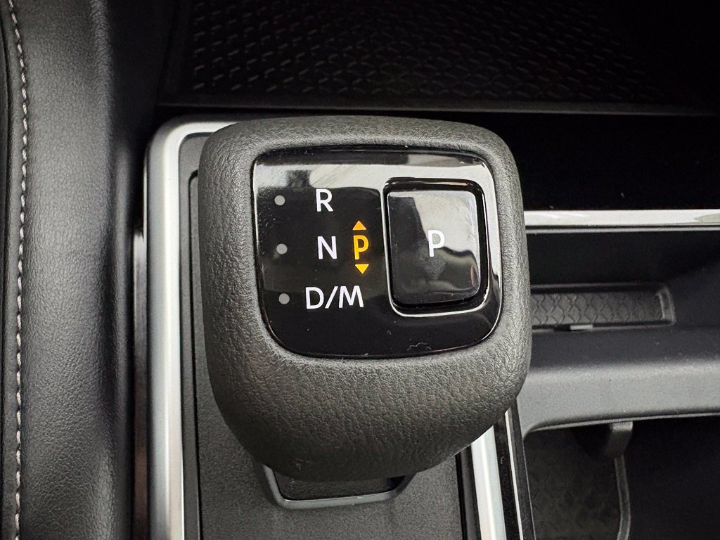 Used 2025 Nissan Pathfinder SV w/ SV Premium Package AWD/4WD image 30