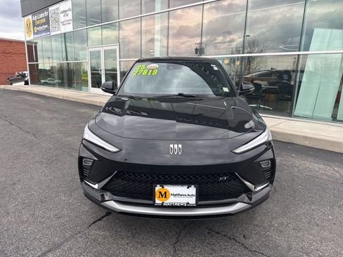 Used 2025 Buick Envista Sport Touring image 2