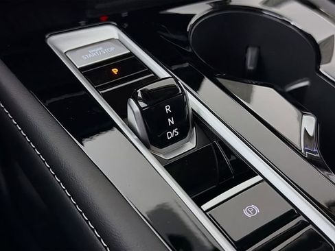 New 2026 Volkswagen Atlas SE FWD image 18