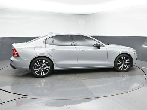 Used 2025 Volvo S60 B5 Plus FWD image 6