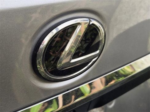 Used 2025 Lexus ES 350 Ultra Luxury image 10