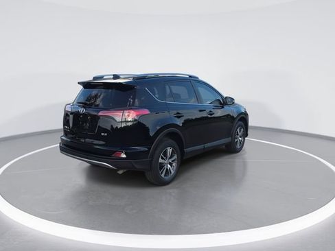 Used 2018 Toyota RAV4 XLE FWD image 8