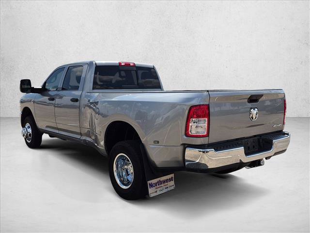 Used 2024 RAM 3500 Tradesman w/ Chrome Appearance Group AWD/4WD image 4