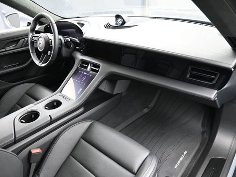 Certified 2025 Porsche Taycan Turbo image 33