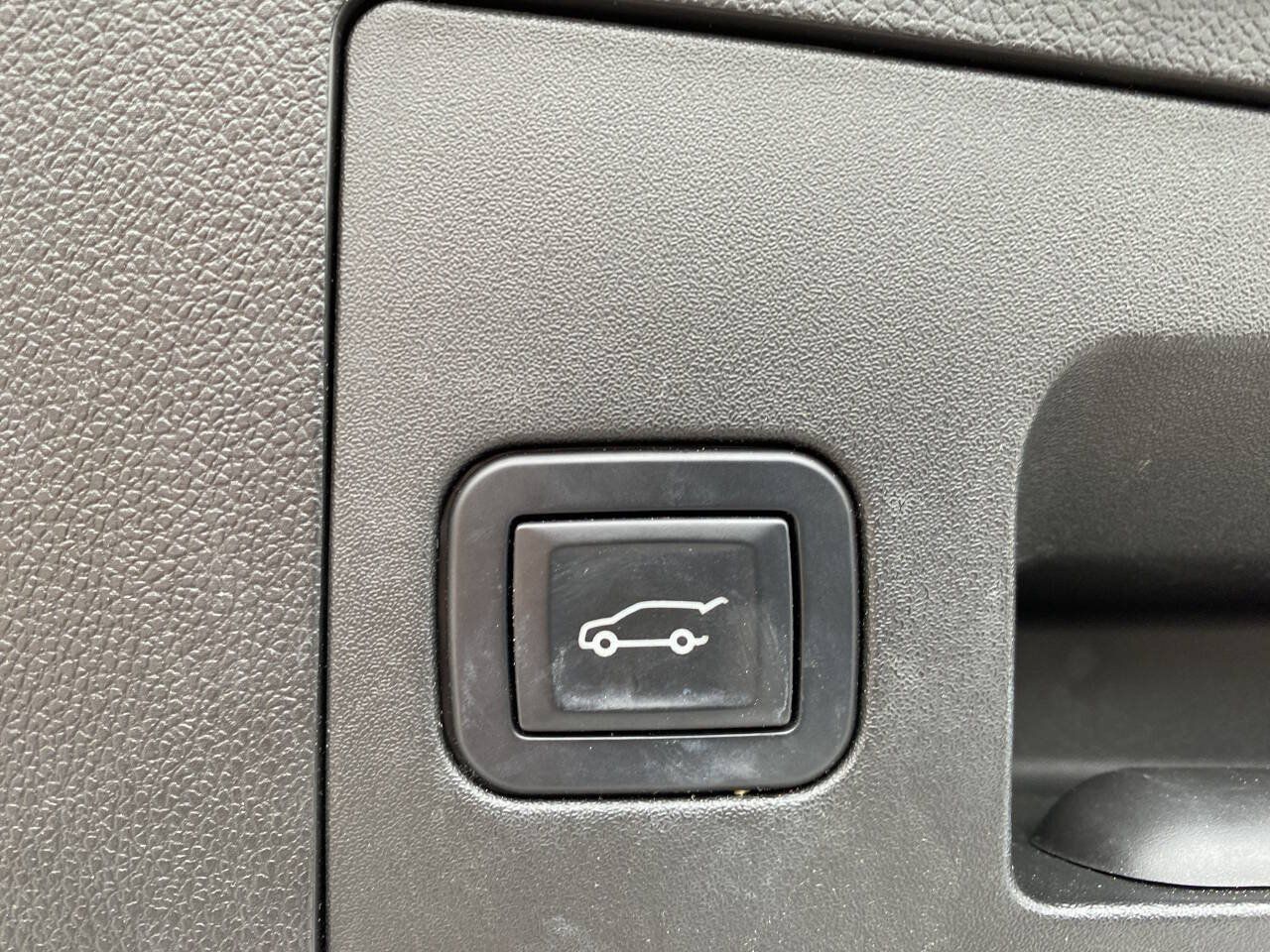Used 2019 Cadillac XT4 Premium Luxury AWD/4WD image 29