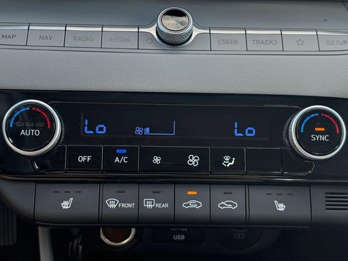 New 2026 Hyundai Elantra Limited FWD image 59