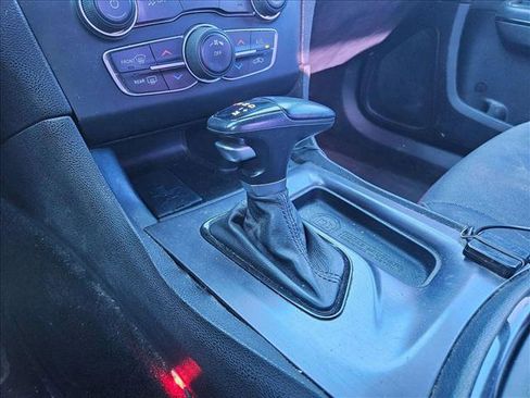 Used 2018 Dodge Charger SXT w/ Blacktop Package image 10