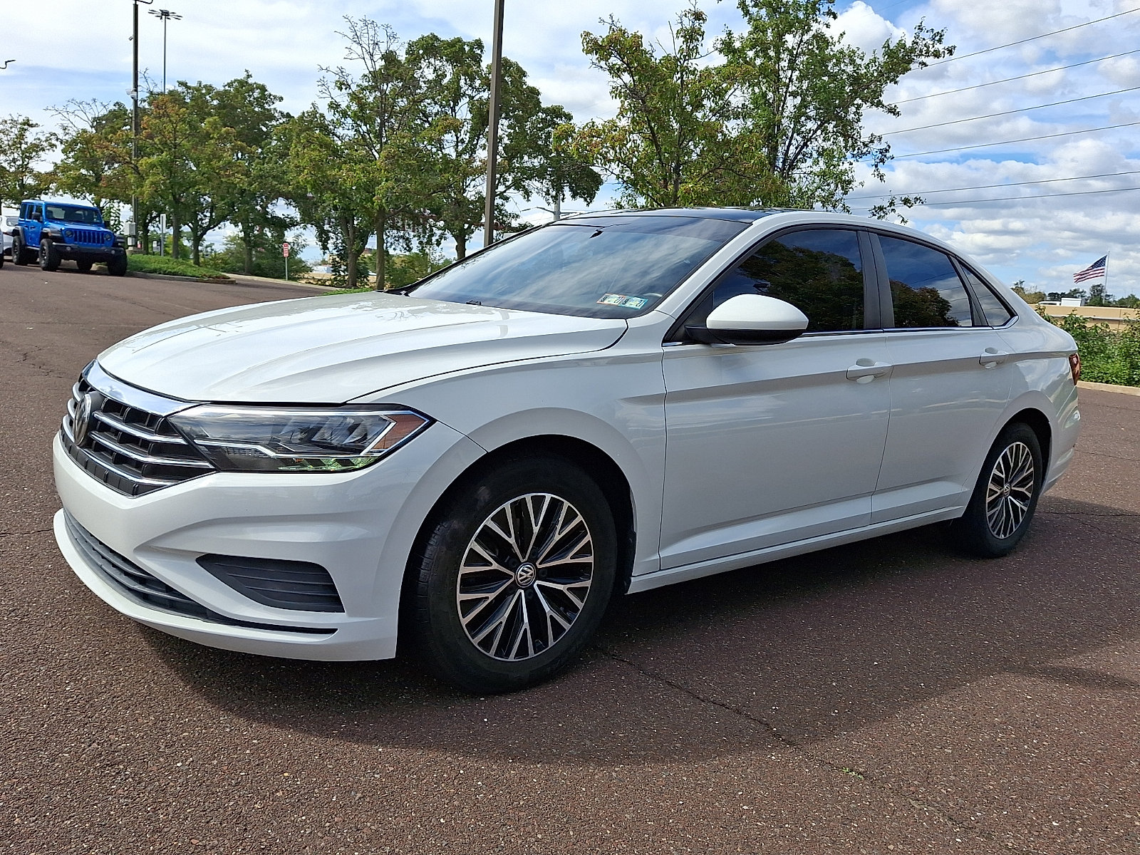 Used 2019 Volkswagen Jetta SE FWD image 3