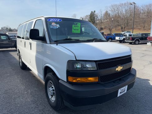 Used 2022 Chevrolet Express 3500 image 5