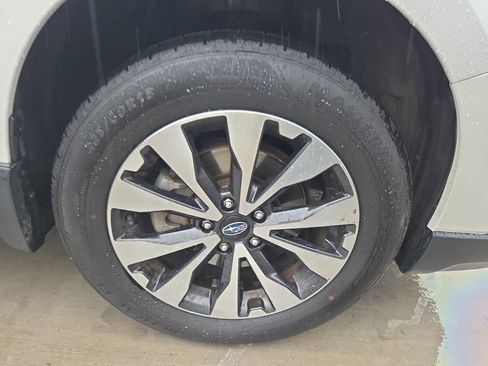 Used 2016 Subaru Outback 2.5i Limited image 2