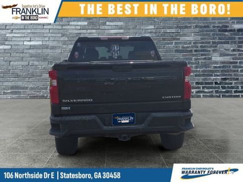 Used 2023 Chevrolet Silverado 1500 Custom image 4