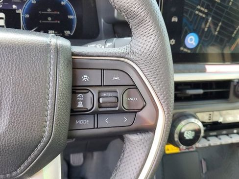 Used 2025 Toyota Tacoma Limited image 20