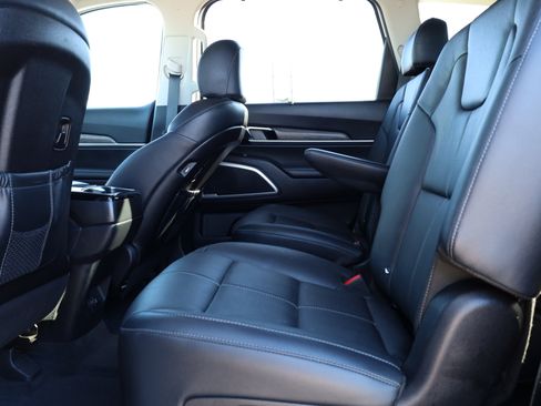 Used 2022 Kia Telluride EX w/ EX Premium Package image 14