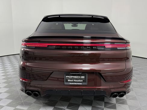 New 2026 Porsche Cayenne GTS image 10