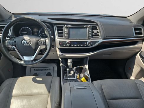 Used 2015 Toyota Highlander Limited FWD image 10