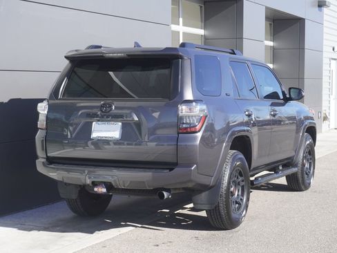 Used 2021 Toyota 4Runner SR5 Premium image 2