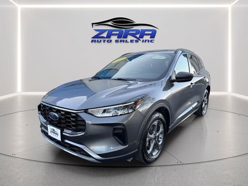Used 2023 Ford Escape ST-Line AWD/4WD image 2