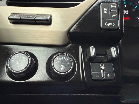 Used 2018 GMC Yukon XL Denali w/ Open Road Package image 36