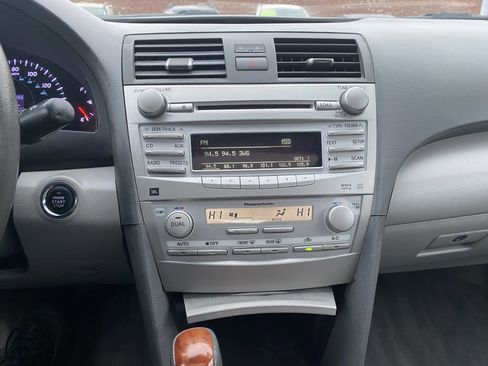 Used 2011 Toyota Camry SE image 13