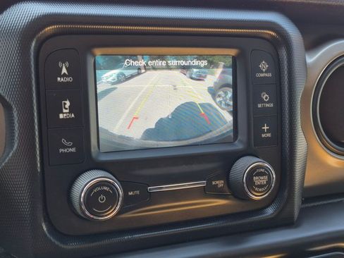 Used 2018 Jeep Wrangler Unlimited Sport S AWD/4WD image 14