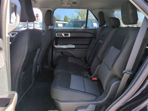 Used 2024 Ford Explorer XLT image 14