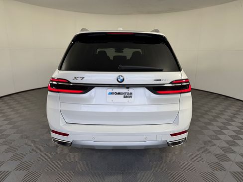 Used 2025 BMW X7 xDrive40i AWD/4WD image 10