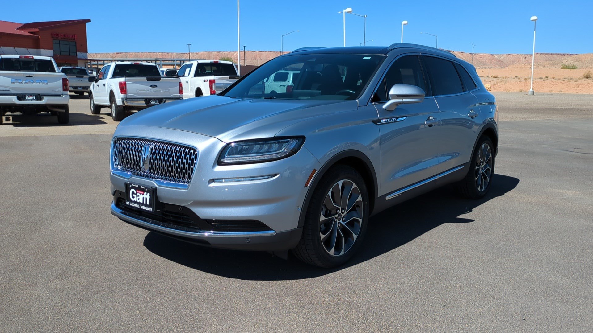Used 2022 Lincoln Nautilus Reserve w/ Equipment Group 201A FWD image 7