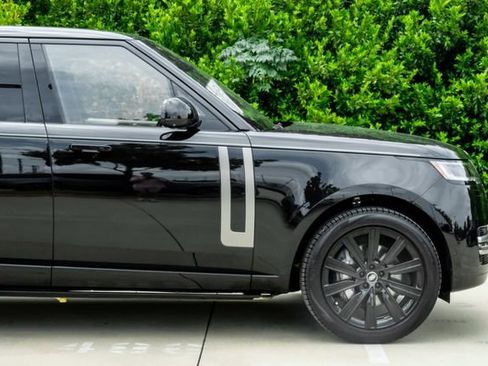 Used 2023 Land Rover Range Rover Long Wheelbase SE AWD/4WD image 12