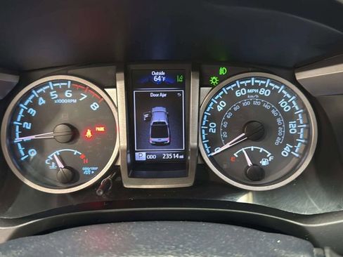Used 2019 Toyota Tacoma SR5 AWD/4WD image 24