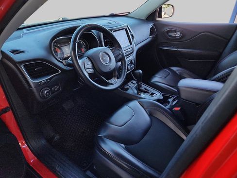 Used 2019 Jeep Cherokee Trailhawk w/ Cold Weather Group image 17