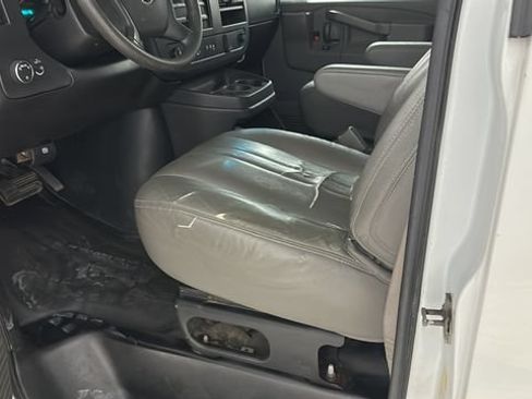 Used 2021 Chevrolet Express 2500 Extended RWD image 7