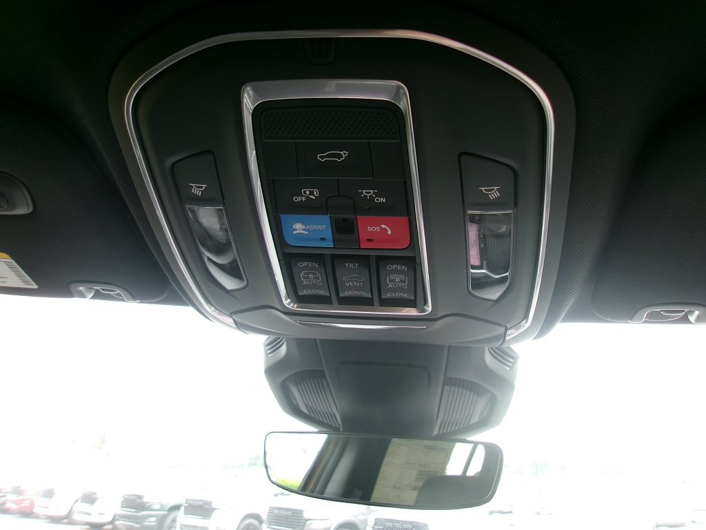 New 2026 Jeep Cherokee Overland w/ Trailer Tow Group AWD/4WD image 14