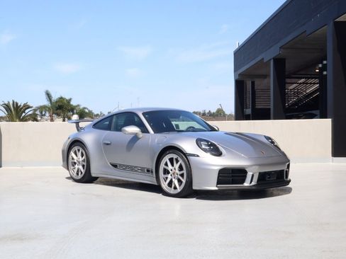 Certified 2025 Porsche 911 Carrera S RWD image 7