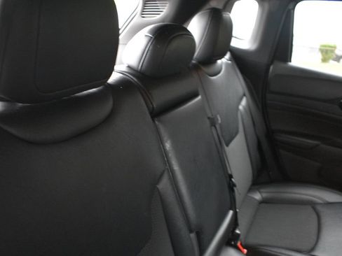 Used 2025 Jeep Compass Trailhawk AWD/4WD image 28
