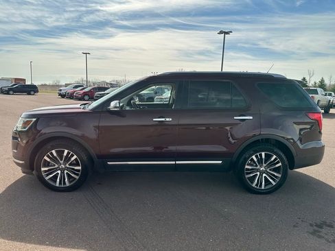 Used 2018 Ford Explorer Platinum image 38