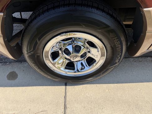 Used 2001 Chevrolet Astro Passenger AWD image 18