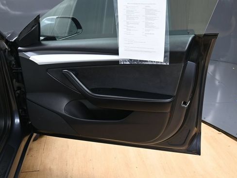 Used 2021 Tesla Model 3 Standard Range Plus RWD image 16