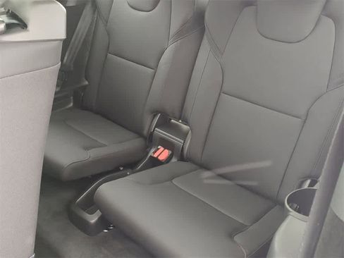 New 2025 Volvo XC90 B5 Plus w/ Protection Package Premier image 20