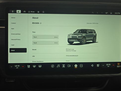 Used 2024 Rivian R1S Adventure AWD/4WD image 29